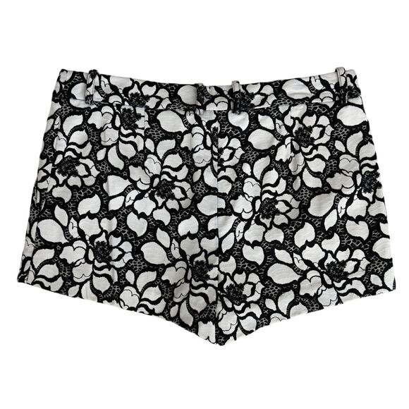 Diane von Furstenberg Black & White Floral Lace Shorts - Size 12 - Picture 3 of 5